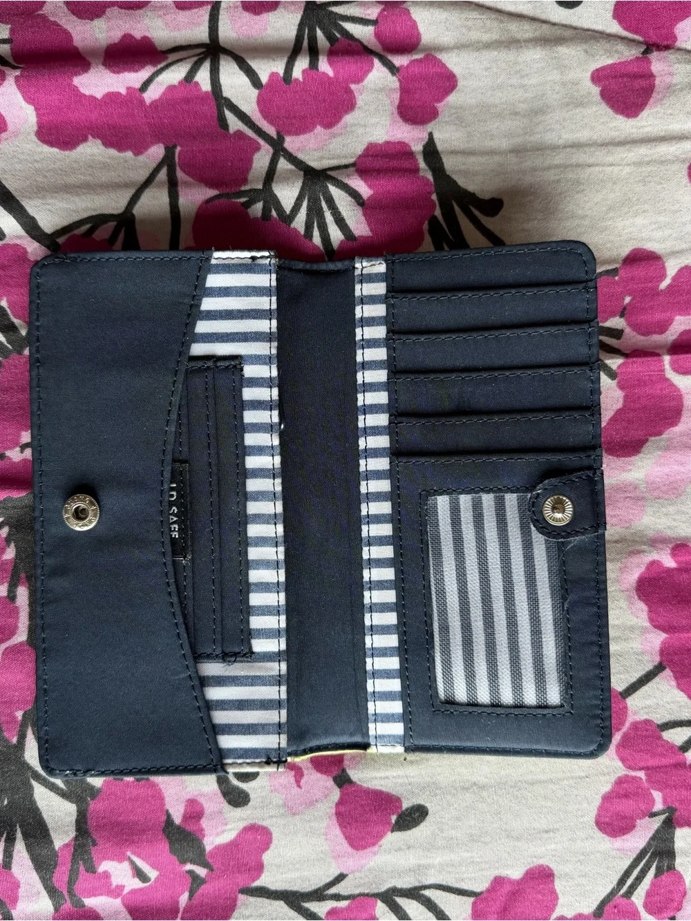 Nautica wallet embossed
